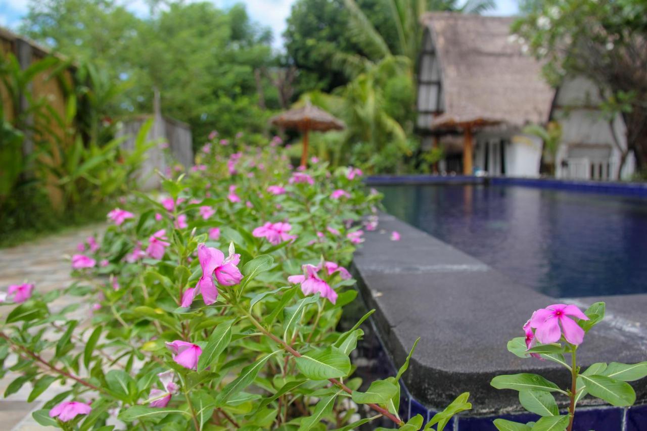 Lucky'S Hostel Gili Air Exterior photo