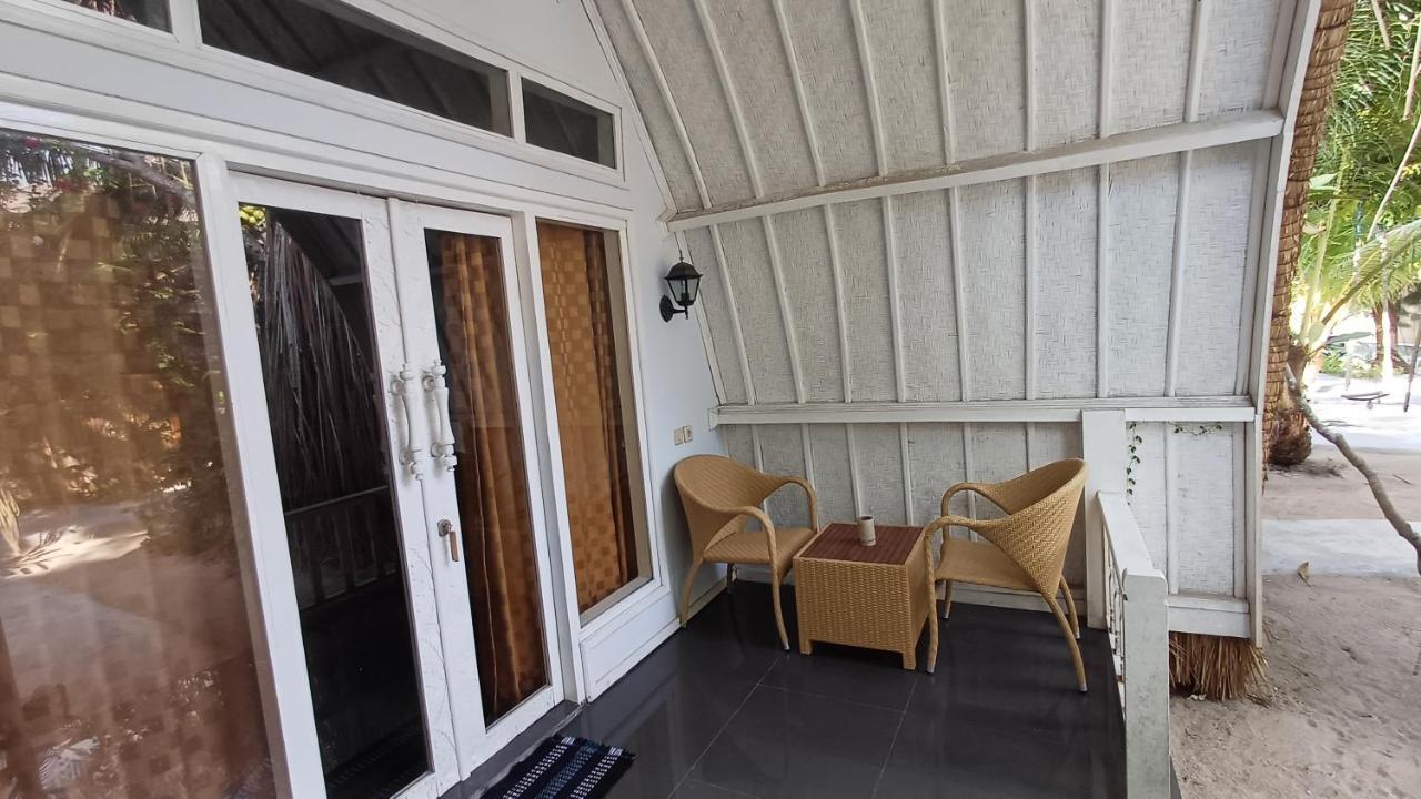 Lucky'S Hostel Gili Air Exterior photo