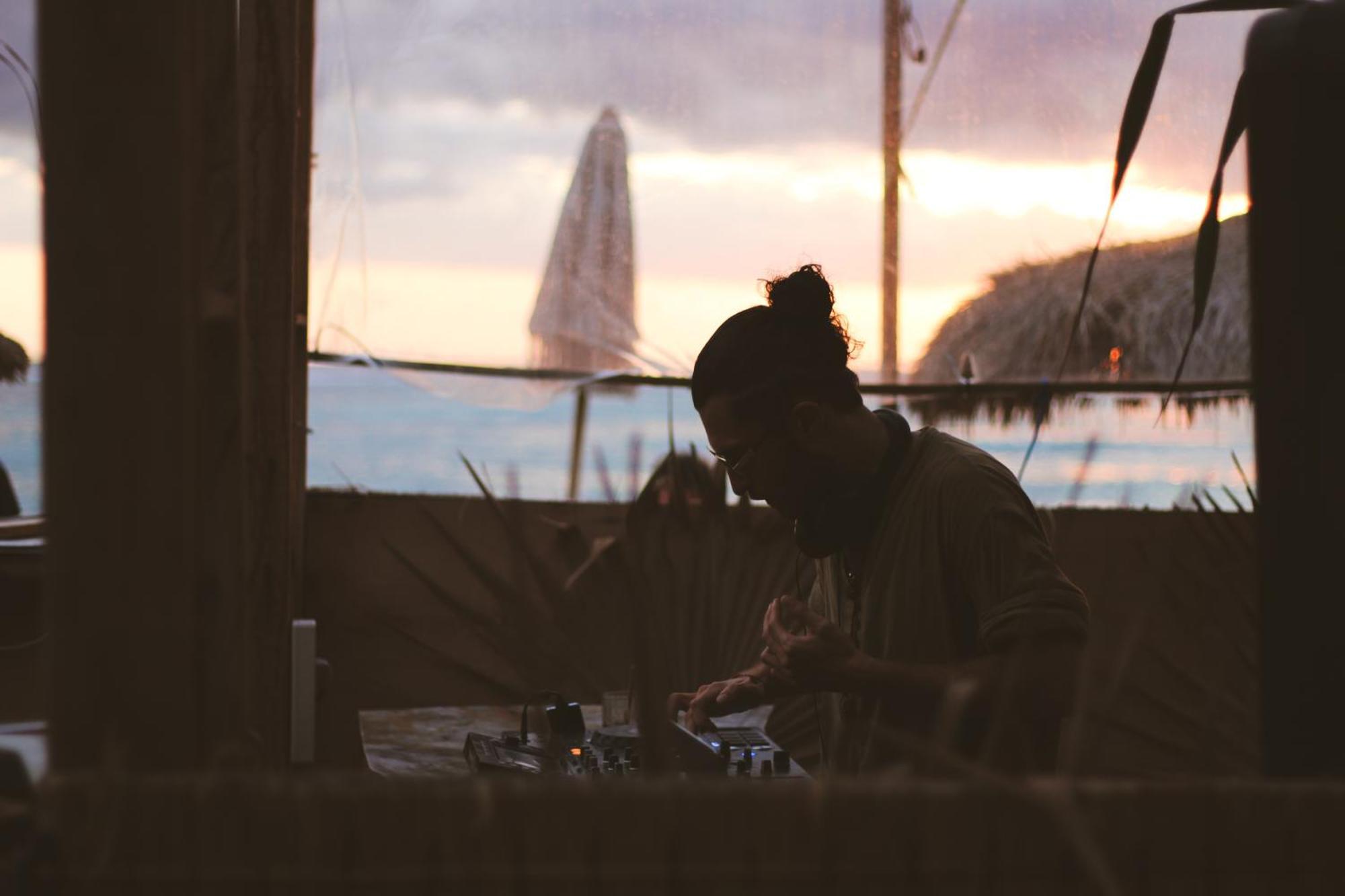 Lucky'S Hostel Gili Air Exterior photo